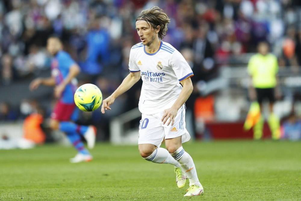 扑克中后手为什么有优势（为何在扑克中处于后位更占优势）